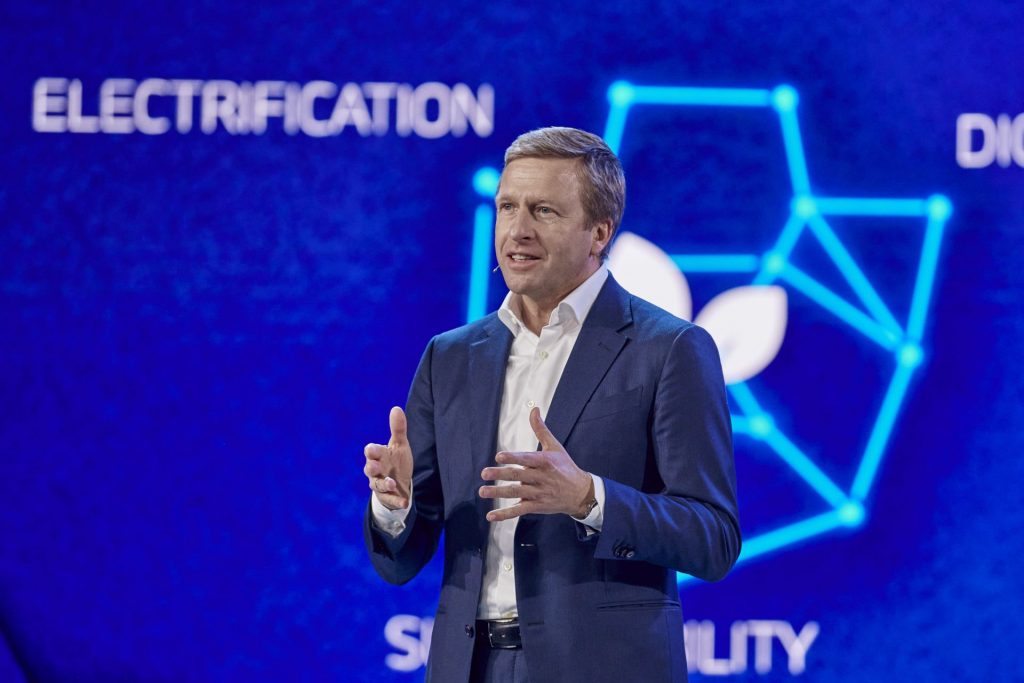 Preşedintele Consiliului de Administraţie BMW AG: Criza generată de lipsa semiconductorilor va continua până în 2023