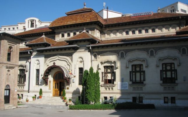 Palatul care a fost mutat pe roți pentru a scăpa de furia lui Ceaușescu. Dictatorul îi pusese gând rău
