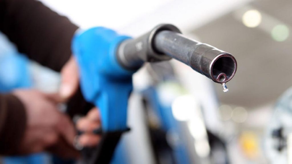 Lovitură pentru benzinăriile din România. Amenzi de peste 6 milioane de lei pentru prețul carburanților