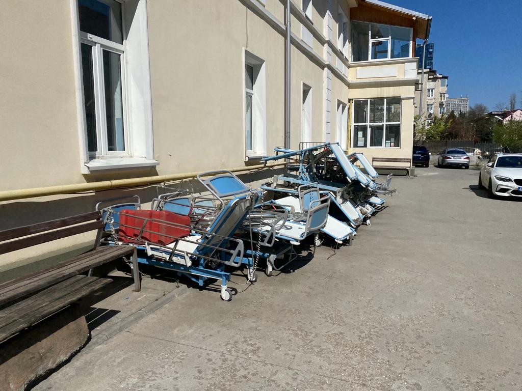 Controale în 3 spitale din Capitală. ANPC: „Moare și boala în cantinele verificate de noi astăzi!”