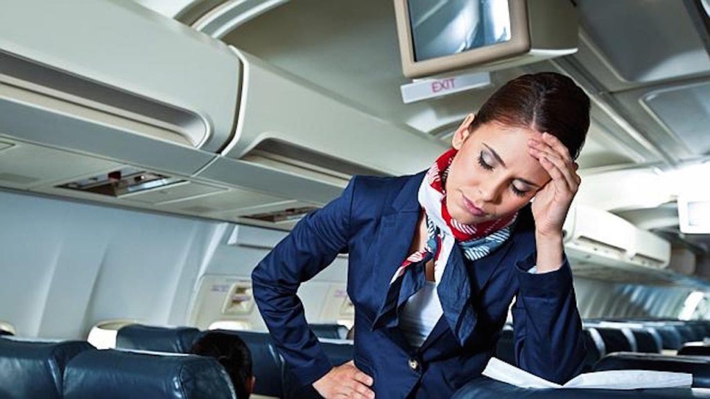 Locul secret din avion unde dorm stewardesele. Puțini știu cum se ajunge acolo
