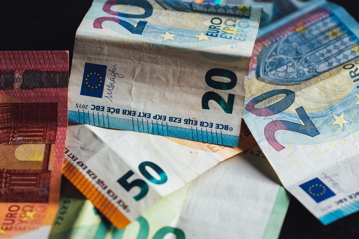 Ajutor de 300 de milioane de euro de la Comisia Europeana pentru firmele romanesti 