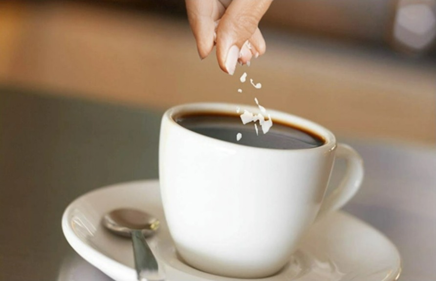 O bătrână de 74 de ani a tâlhărit o altă femeie, de 89 de ani, după ce a i-a pus diazepam în cafea