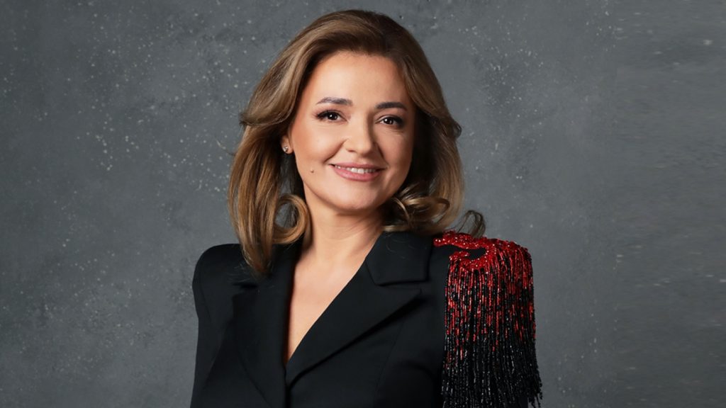 Cât costă pantofii pe care Cristina Bâtlan îi poartă la Pro TV. Acum îi poate cumpăra oricine