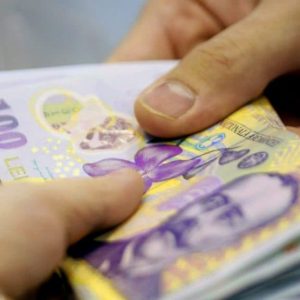 Cat costa spaga pentru a fi angajat la ambulanta in judetul Neamt