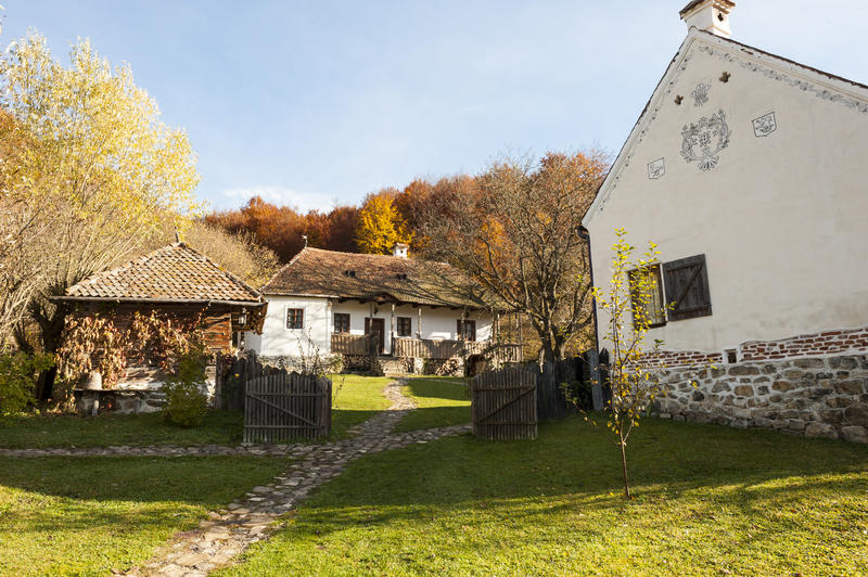 Cat te costa sa mananci la casa Printului Charles din Transilvania. Putini isi permit sa se cazeze aici