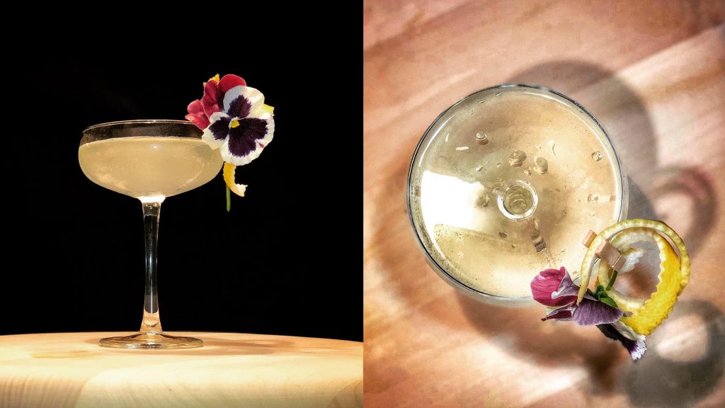 Cum faci un cocktail clasic cu gin, vermut franțuzesc și caise, Claridge