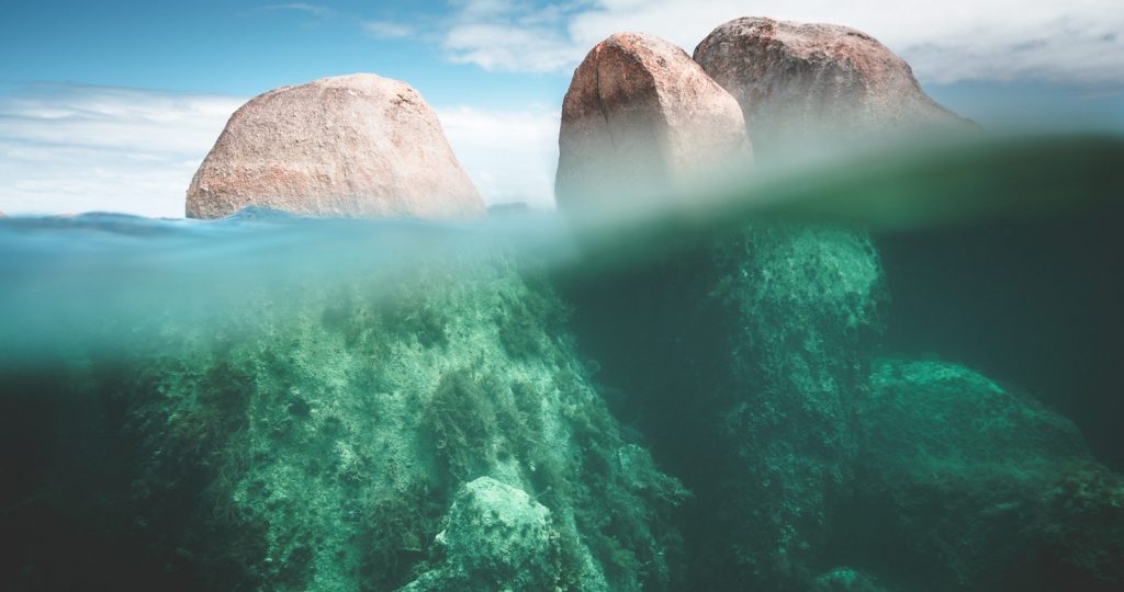 Descoperirea de pe fundul oceanului care i-a uimit pe cercetători. Seamănă cu drumul spre continentul pierdut