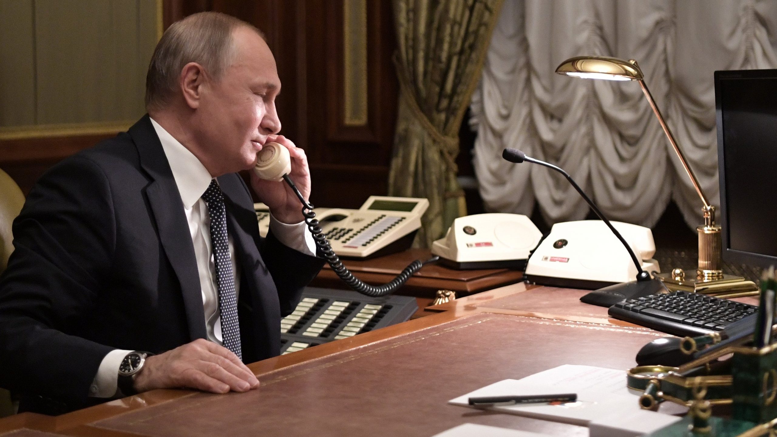 Ce au discutat Macron, Scholz și Vladimir Putin recent