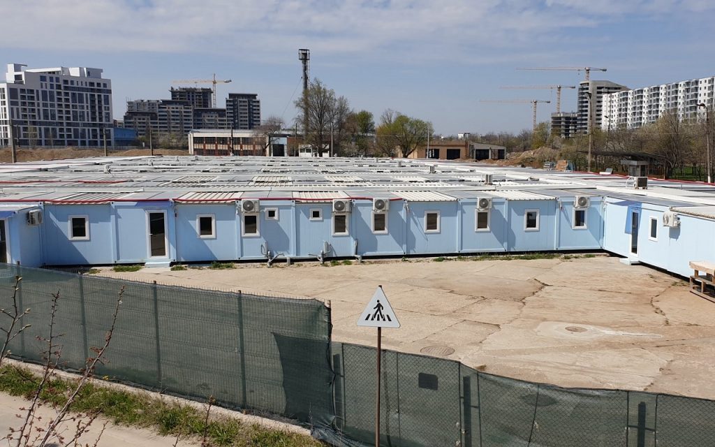 O înșiruire de containere care a costat 5 milioane de euro. Spitalul modular din Pipera va fi vândut bucată cu bucată, după doar 8 luni de funcționare
