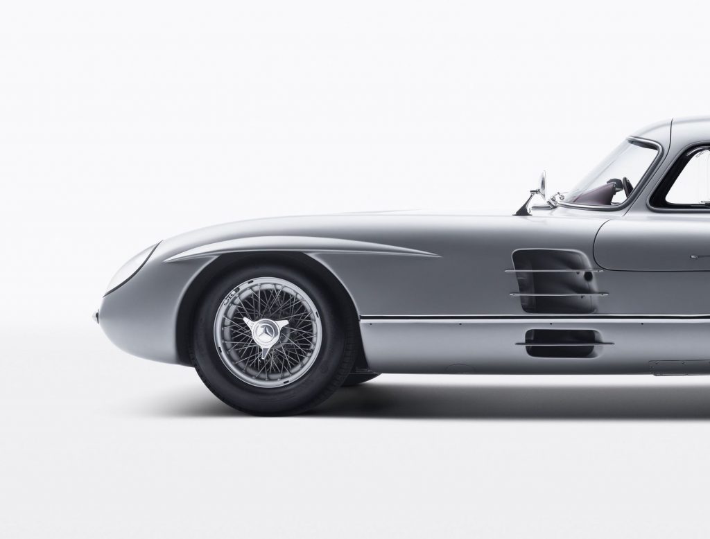 Top cinci cele mai scumpe mașini vândute la licitație. Pentru autoturismul clasic de pe primul loc un colecționar a plătit 135 de milioane de euro