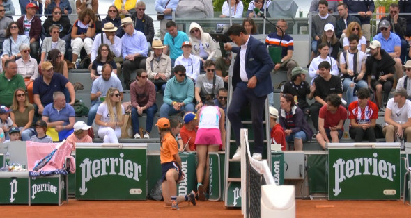 Irina Begu, protagonista unui incident nefericit la Roland Garros. Jucătoarea din România a lovit cu racheta un copil