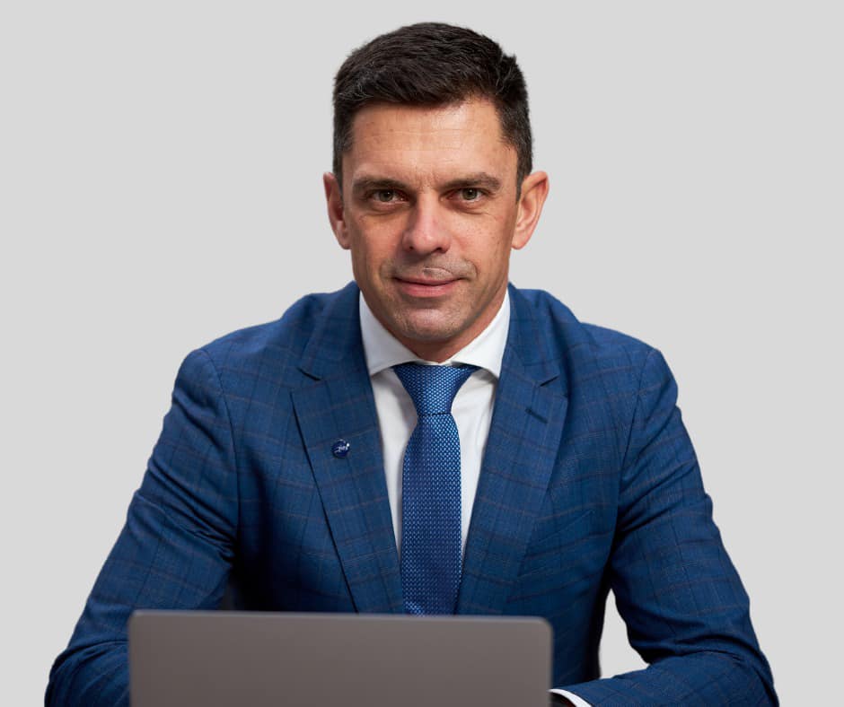 Ministrul Eduard Novak, prima reacție după scandalul de la meciul de hochei Ungaria – România. „Nu e despre Imnul Secuiesc, ci despre lipsa de respect”