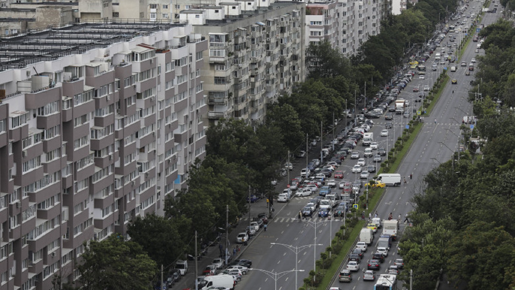 O nouă lovitură pentru români. Cu cât ar putea crește impozitele pentru locuințe după modificarea Codului Fiscal