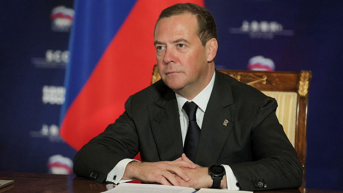 Dmitri Medvedev ii ameninta pe ucraineni