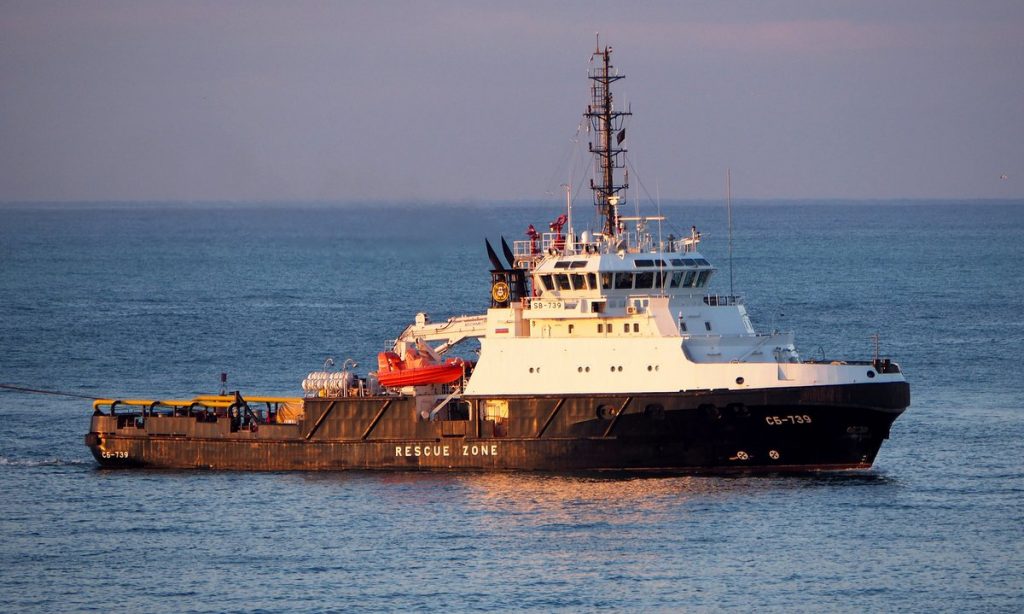 Atac în Marea Neagră. Marina ucraineană susține că a lovit nava rusească Vasily Bekh. Remorcherul se îndrepta către Insula Șerpilor