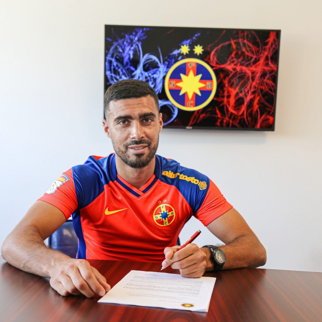 FCSB i-a găsit înlocuitor lui Iulian Cristea. Fundașul francez Rachid Bouhenna a fost prezentat oficial de clubul patronat de Gigi Becali – VIDEO
