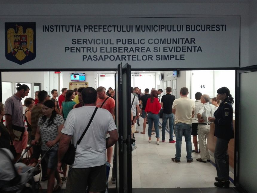 Se prelungeste programul cu publicul la Serviciul de Pasapoarte din Bucuresti