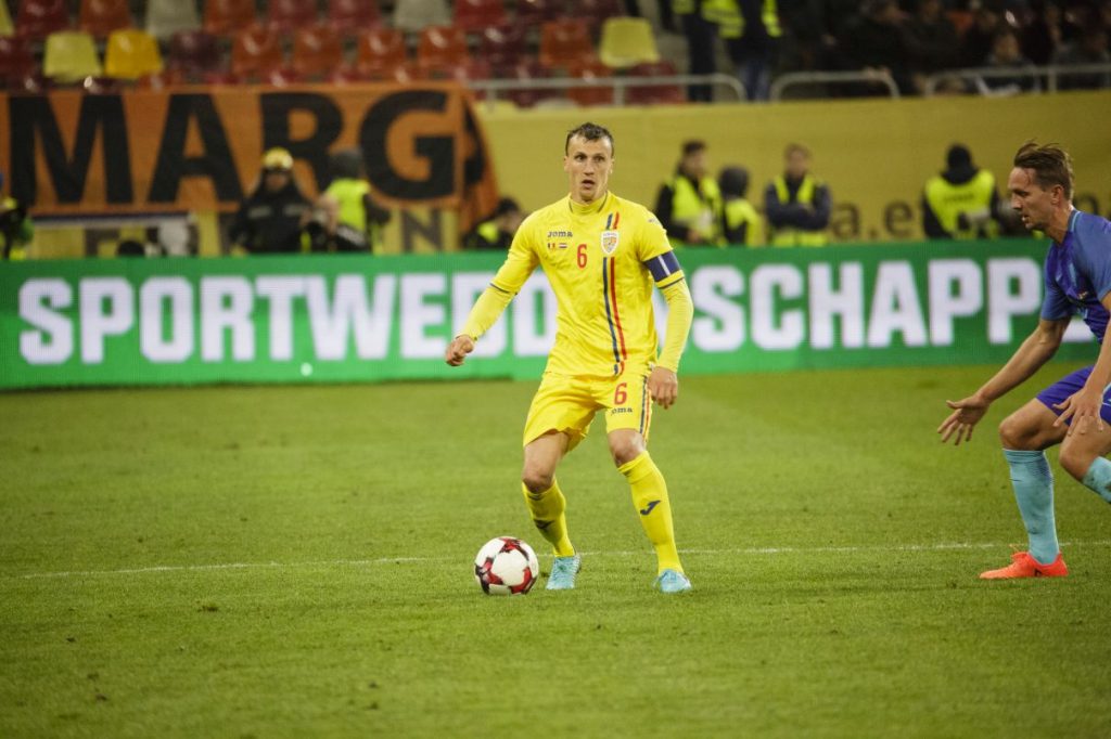 Vlad Chiricheș, „Mister Bean” de la națională. Echipa lui Edi Iordănescu s-a făcut de râs în meciul cu Muntenegru din Liga Națiunilor. „Rușinos”