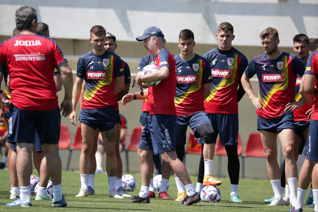 Stefan Savici, fundașul de la FCSB și selecționerul din Myanmar. Cine sunt oamenii care îi dau bătăi de cap lui Edward Iordănescu înaintea meciului cu Muntenegru