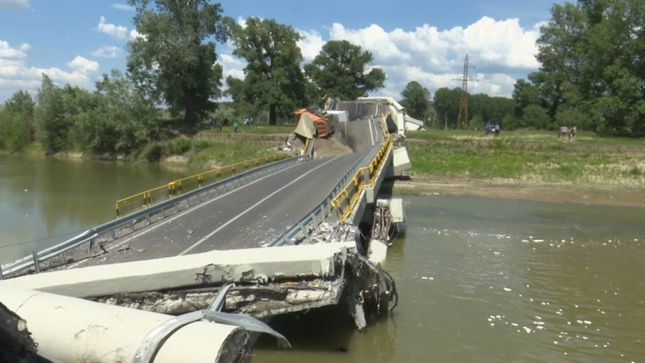 Pericolul de pe sosele. Jumatate din podurile din Romania trebuie reparate urgent