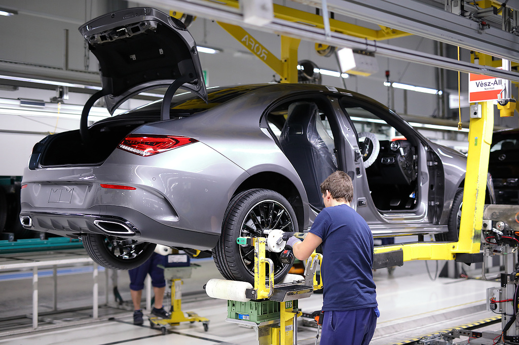 O nouă investiție semnificativă Mercedes-Benz în Ungaria: grupul german a pregătit 1 miliard de euro pentru modernizarea facilităților de producție