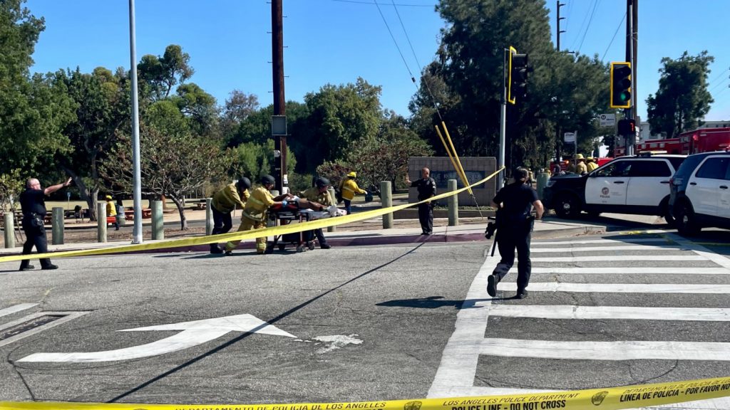 Un nou incident violent în SUA. 2 morți și 5 răniți după un schimb de focuri în Los Angeles