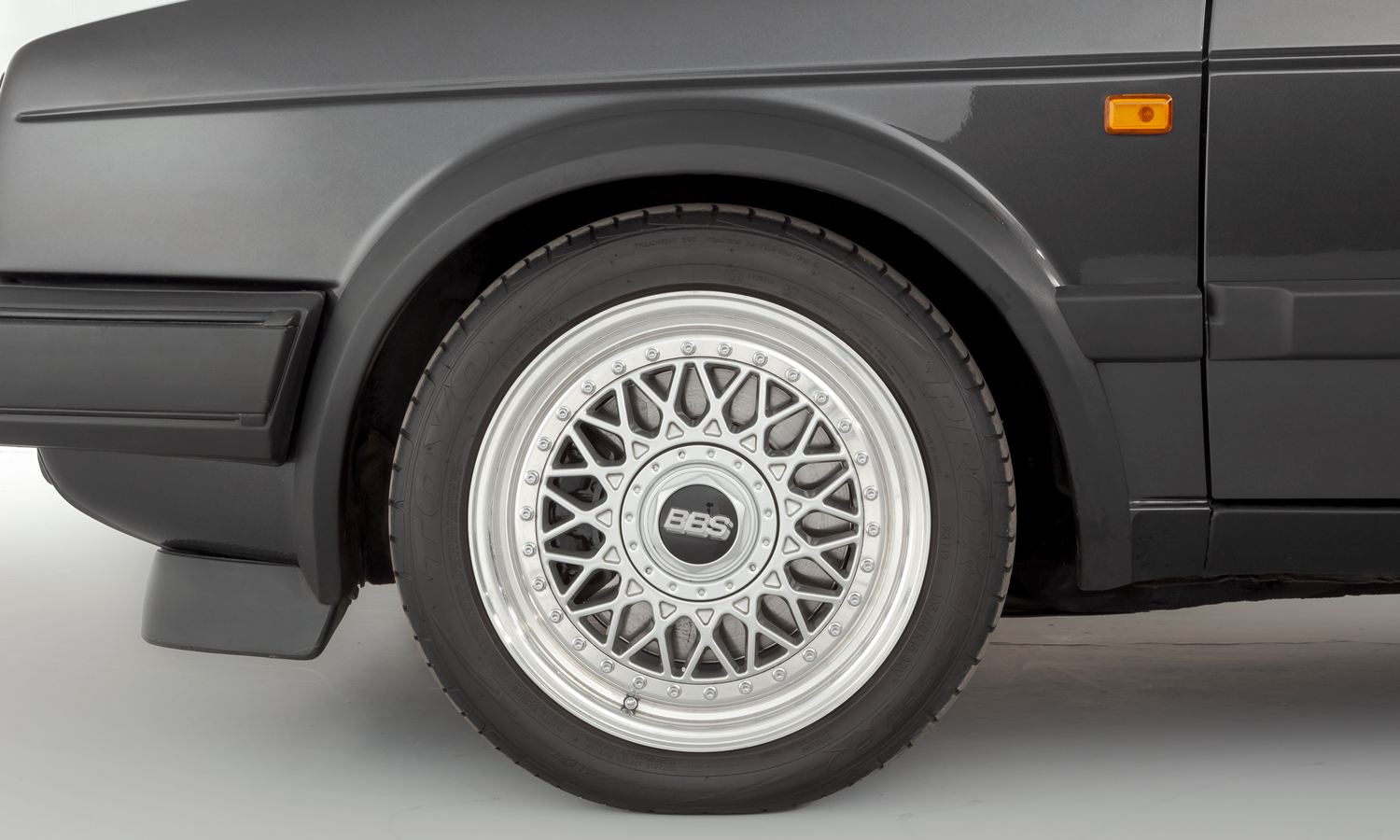 Colecționarii auto au motive de bucurie: un model VW Golf extrem de rar produs doar în 71 de exemplare a fost scos la vânzare