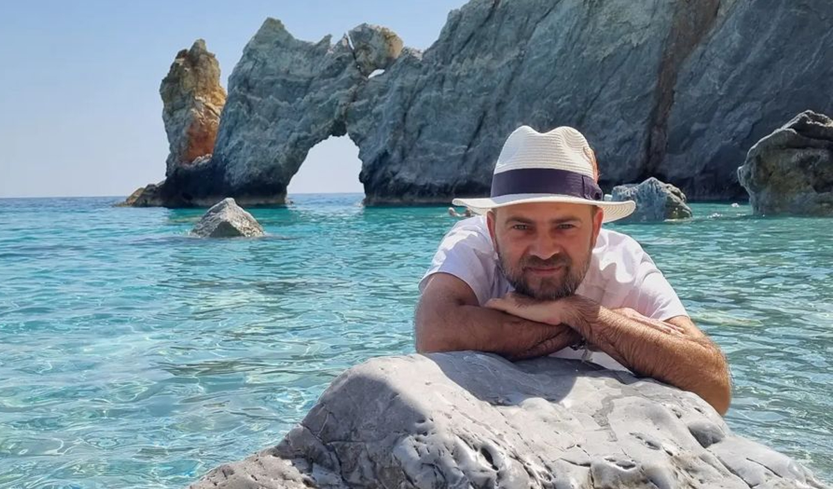 Cosmin Selesi tocmai s-a intors din Grecia