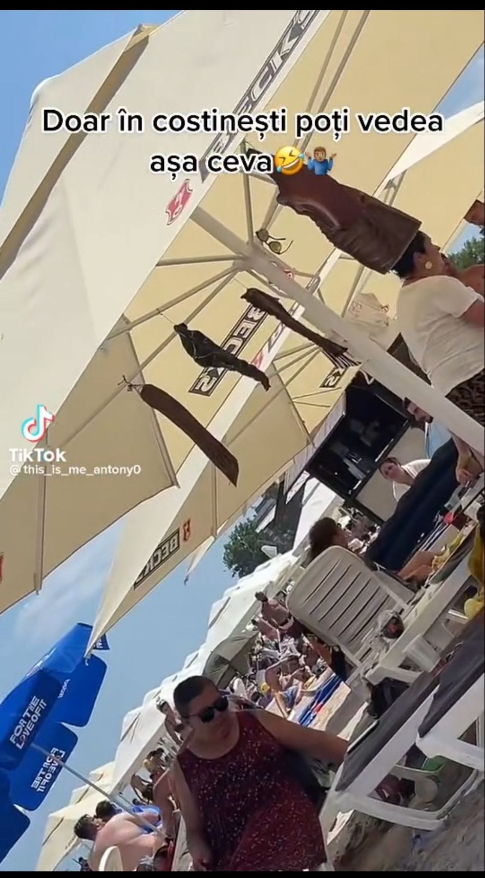 Cum s-a gândit un român să facă economie în vacanța de pe litoral. Imaginile surprinse pe plajă au devenit virale