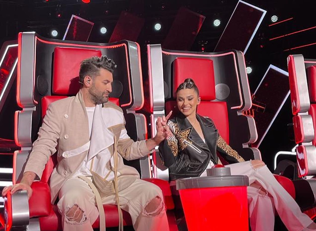 Cum se descurca Theo Rose in postura de jurat la Vocea Romaniei