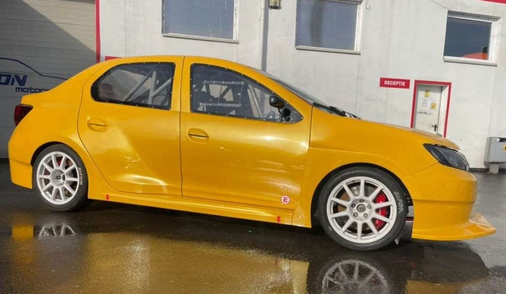 Ofertă interesantă: un model Dacia Logan cu 220 CP este oferit spre vânzare. Proprietarul cere 35.000 de euro