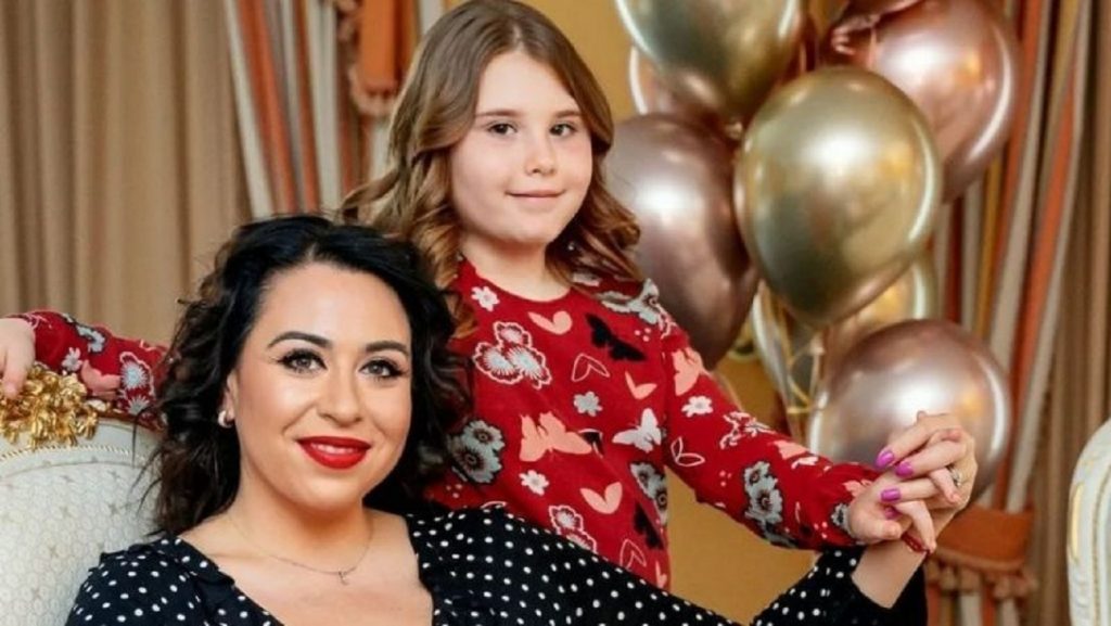 Motivul pentru care Petre Roman nu şi-a trimis fiica cu avionul de stat în vacanţă când acesta era premierul României. Oana Roman: „Ne-a trimis cu trenul” EXCLUSIV