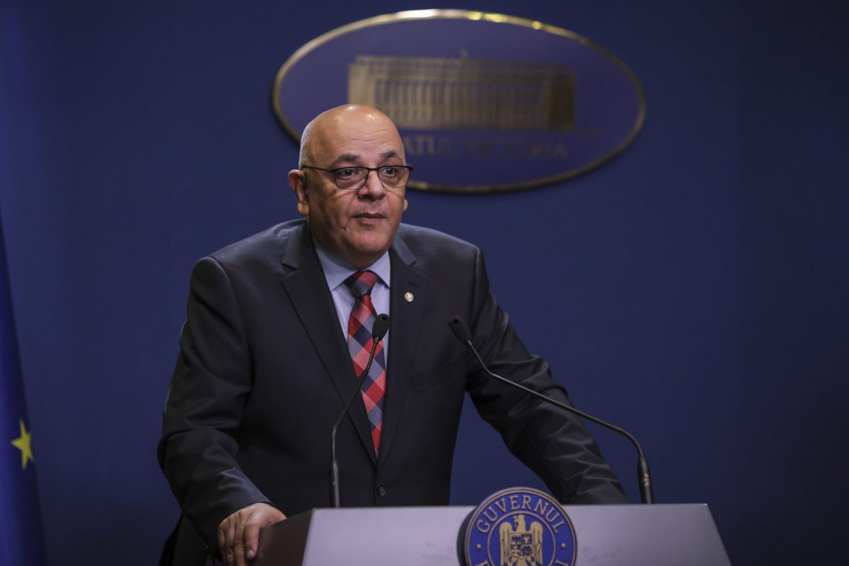 Gafa facuta de Raed Arafat in timpul unui anunt important