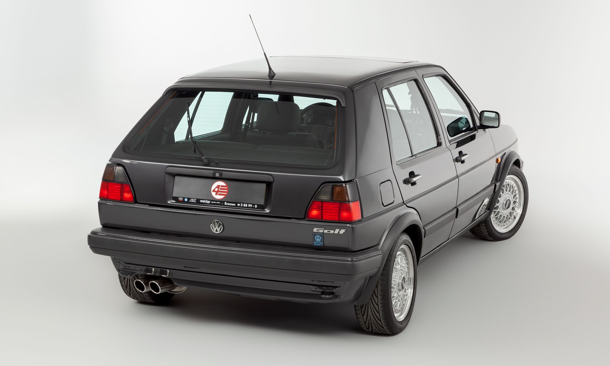 Colecționarii auto au motive de bucurie: un model VW Golf extrem de rar produs doar în 71 de exemplare a fost scos la vânzare