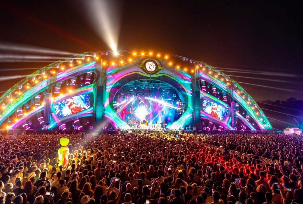 Neversea 2022, programul pe zile. Ce artiști urcă pe scenă în weekendul 8-10 iulie