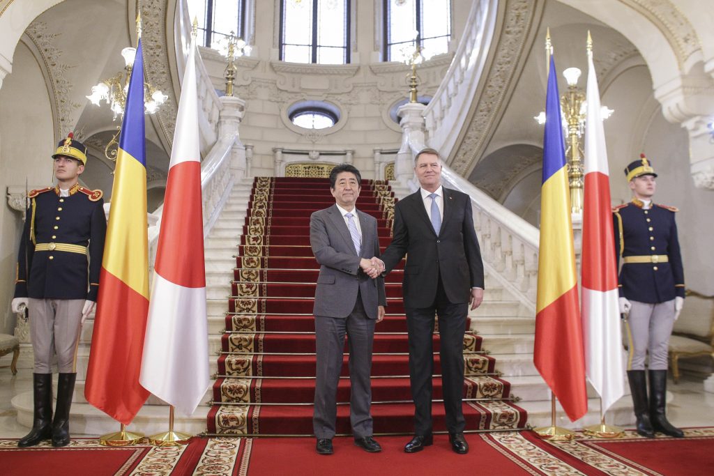 Shinzo Abe, premierul împușcat din Japonia, a vizitat România în 2018. Guvernul nostru s-a făcut de râs la vizita istorică