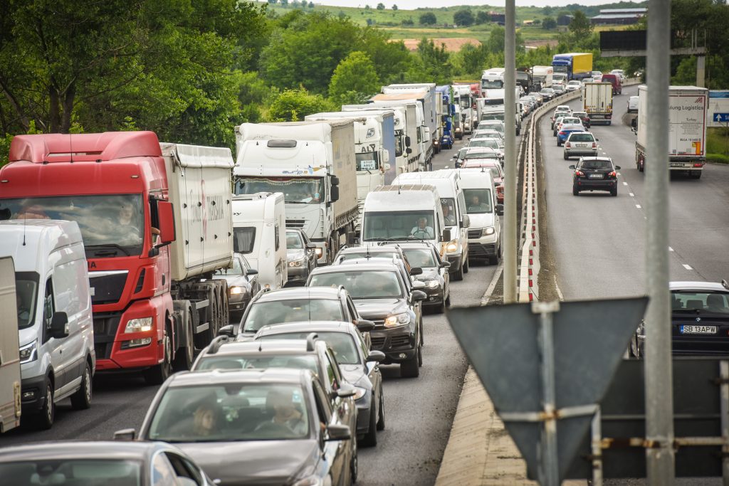 Titi Aur, despre ce greșeli trebuie să eviți atunci când conduci pe vreme caniculară. De ce nu e bine să răceşti maşina înainte de a pleca la drum EXCLUSIV