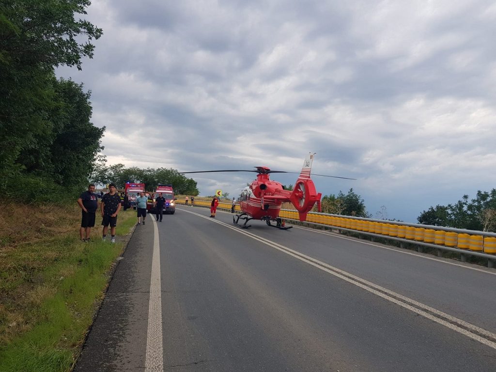 Accident rutier teribil pe DN 6. Autoritățile au activat planul roșu. O victimă, preluată cu un elicopter SMURD