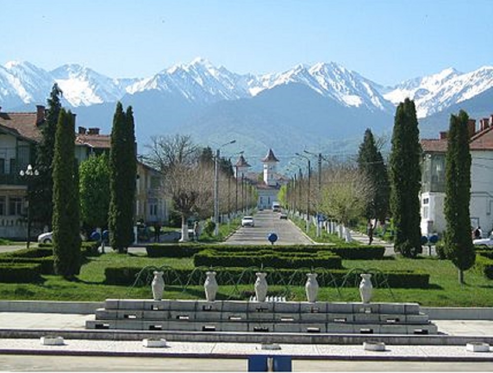Experimentul eșuat al lui Ceaușescu. Victoria, orașul construit de comuniști, plânge și astăzi după regimul apus