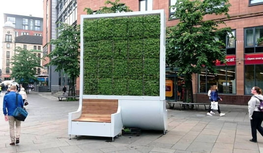 Soluții pentru cele mai poluate orașe din țară. Un „copac verde” artificial ar înlocui peste 270 de arbori naturali. Expert: „E costisitor”