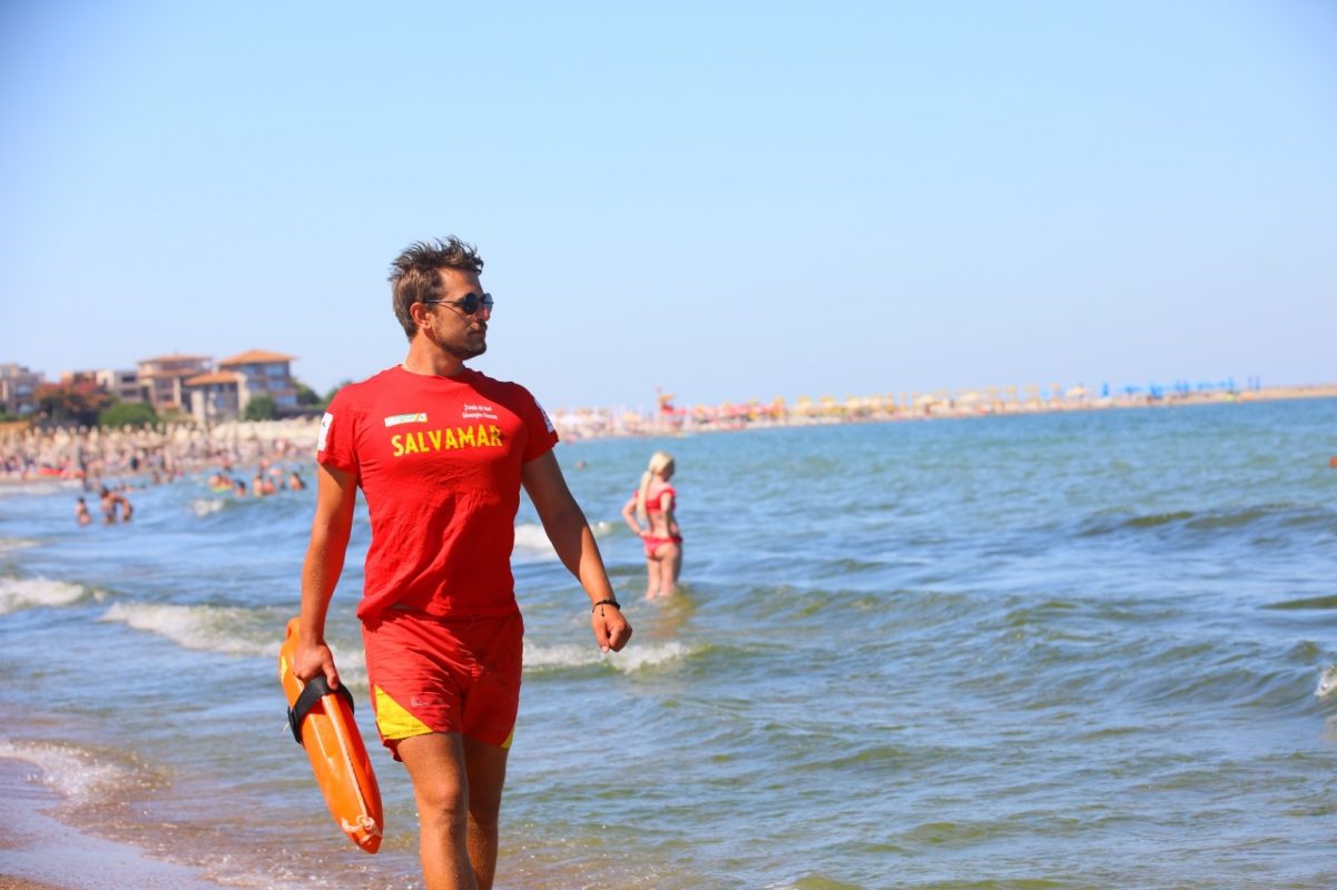 Semnificatia fiecarui steag arborat la malul marii