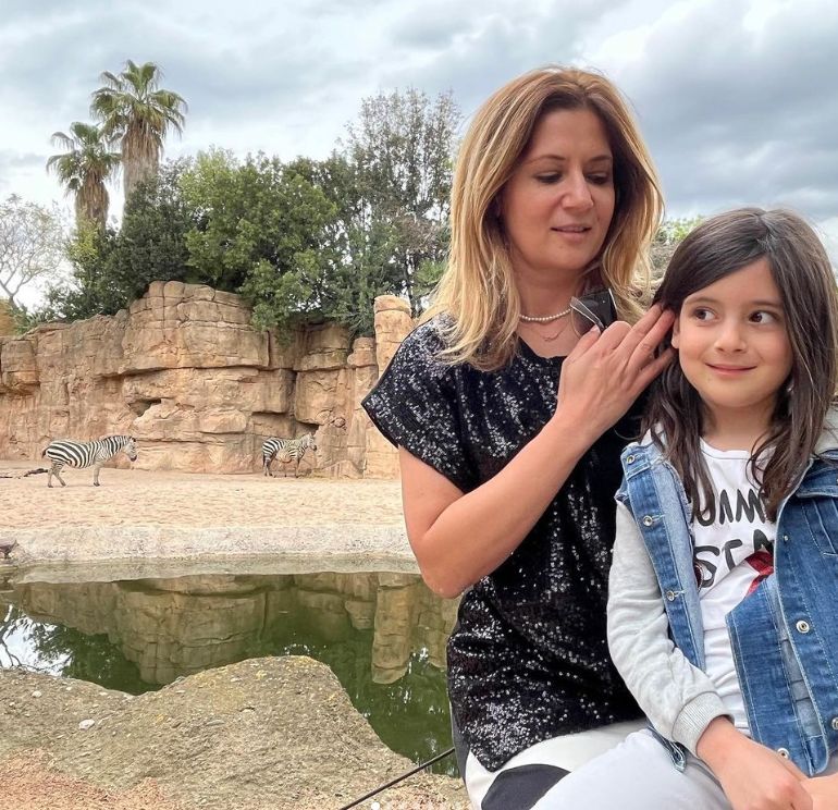 Amalia Enache si fetita