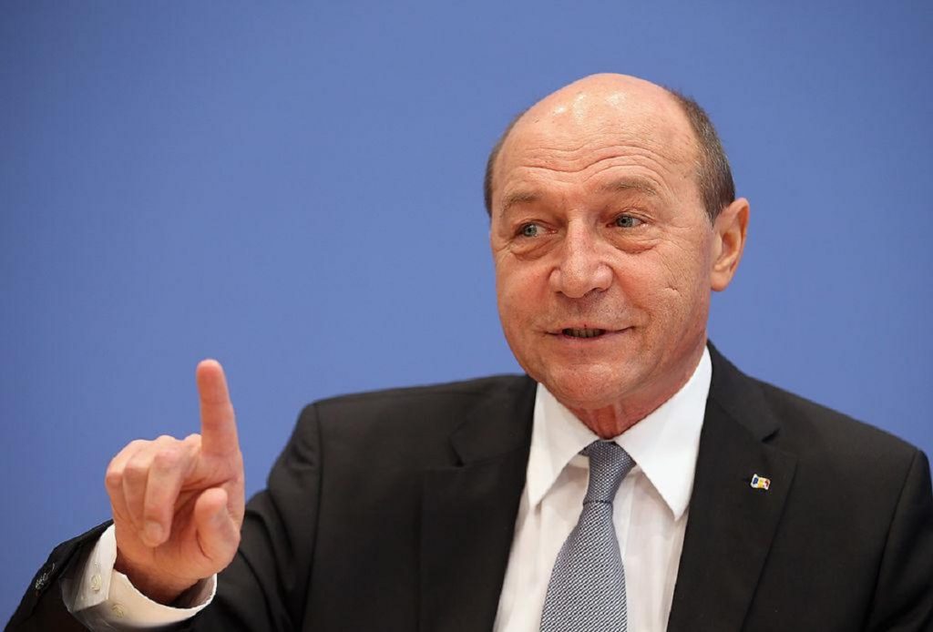 Cu ce se ocupă Traian Băsescu la cei 70 de ani. Fostul președinte a devenit un client fidel / EXCLUSIV