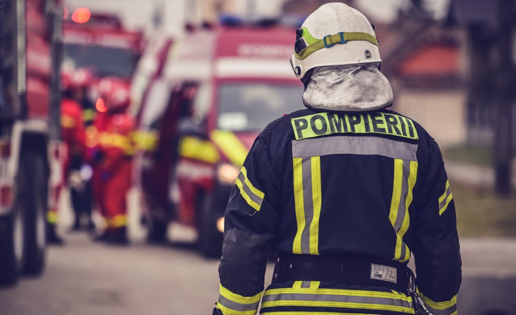 Incendiul de la Opera Națională, lichidat după o oră. Fațada clădirii a fost afectată de flăcări – UPDATE