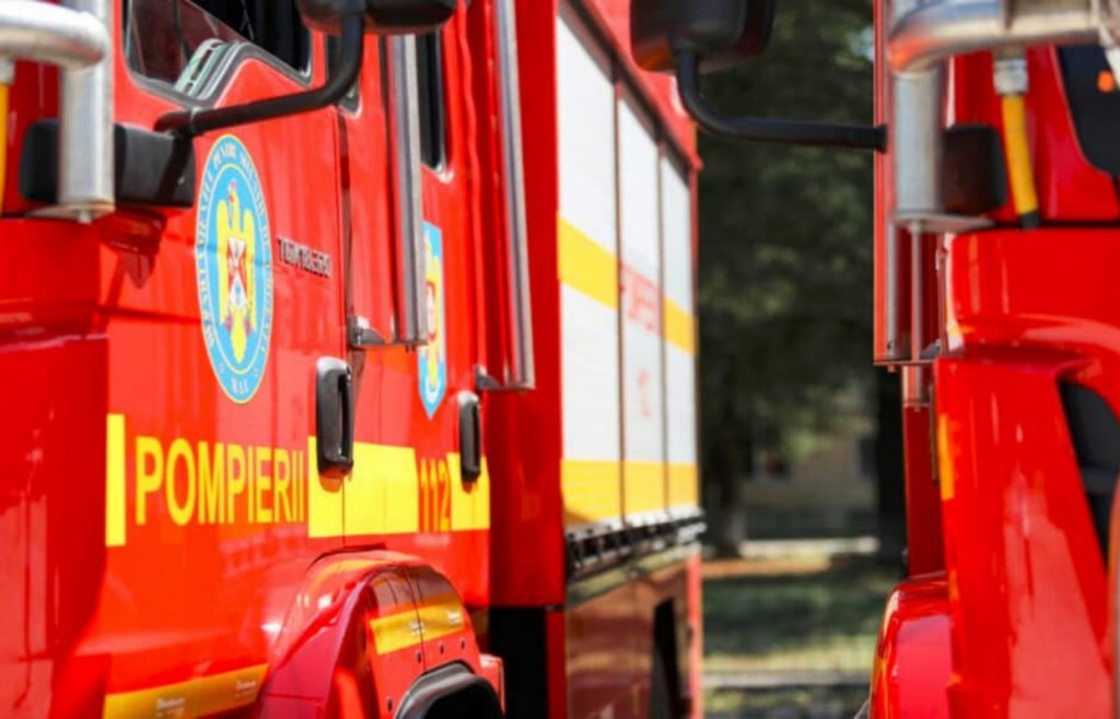 Incendiu la o fabrică de lactate din Prahova. Focul se manifestă pe o suprafață de 450 de metri pătrați