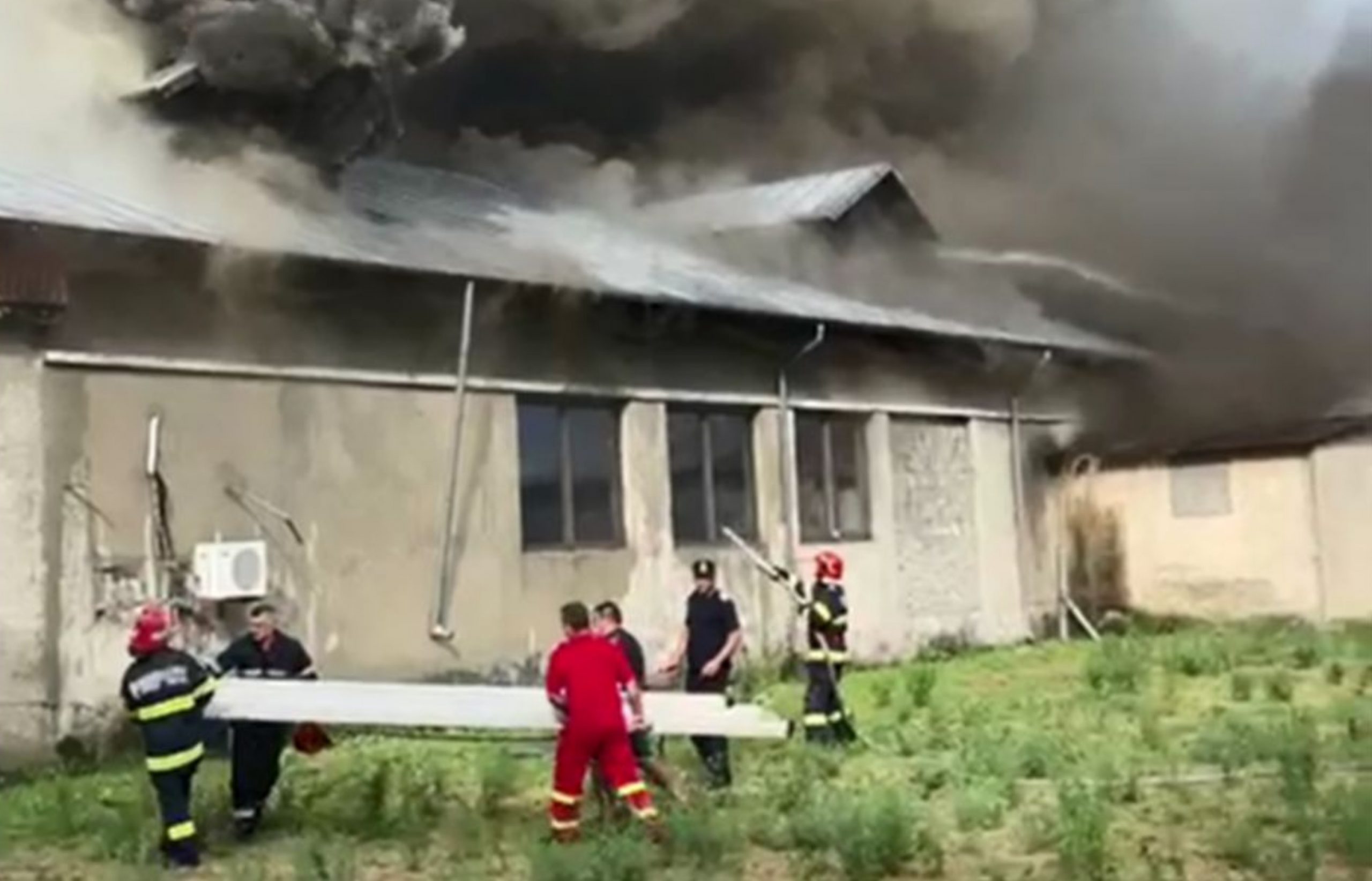 Incendiu la o fabrica de lactate din Prahova