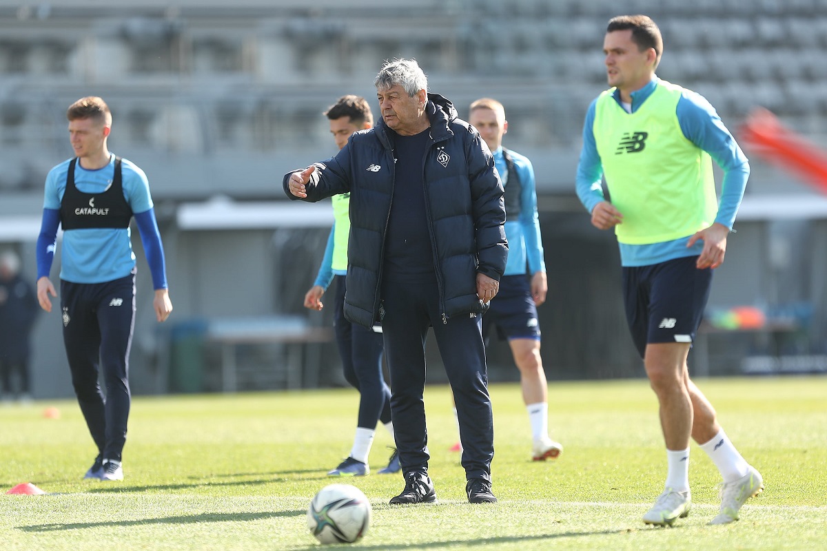 Mircea Lucescu, jignit grav în Ucraina „Vrei să ajungi să te scapi pe tine, pe bancă”. Cine l-a insultat pe antrenorul de 77 de ani de la Dinamo Kiev