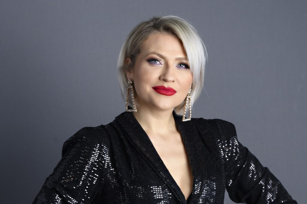 Clipe grele pentru Mirela Vaida. Prezentatoarea, la un pas de operație. „Nu știu ce să-i fac”