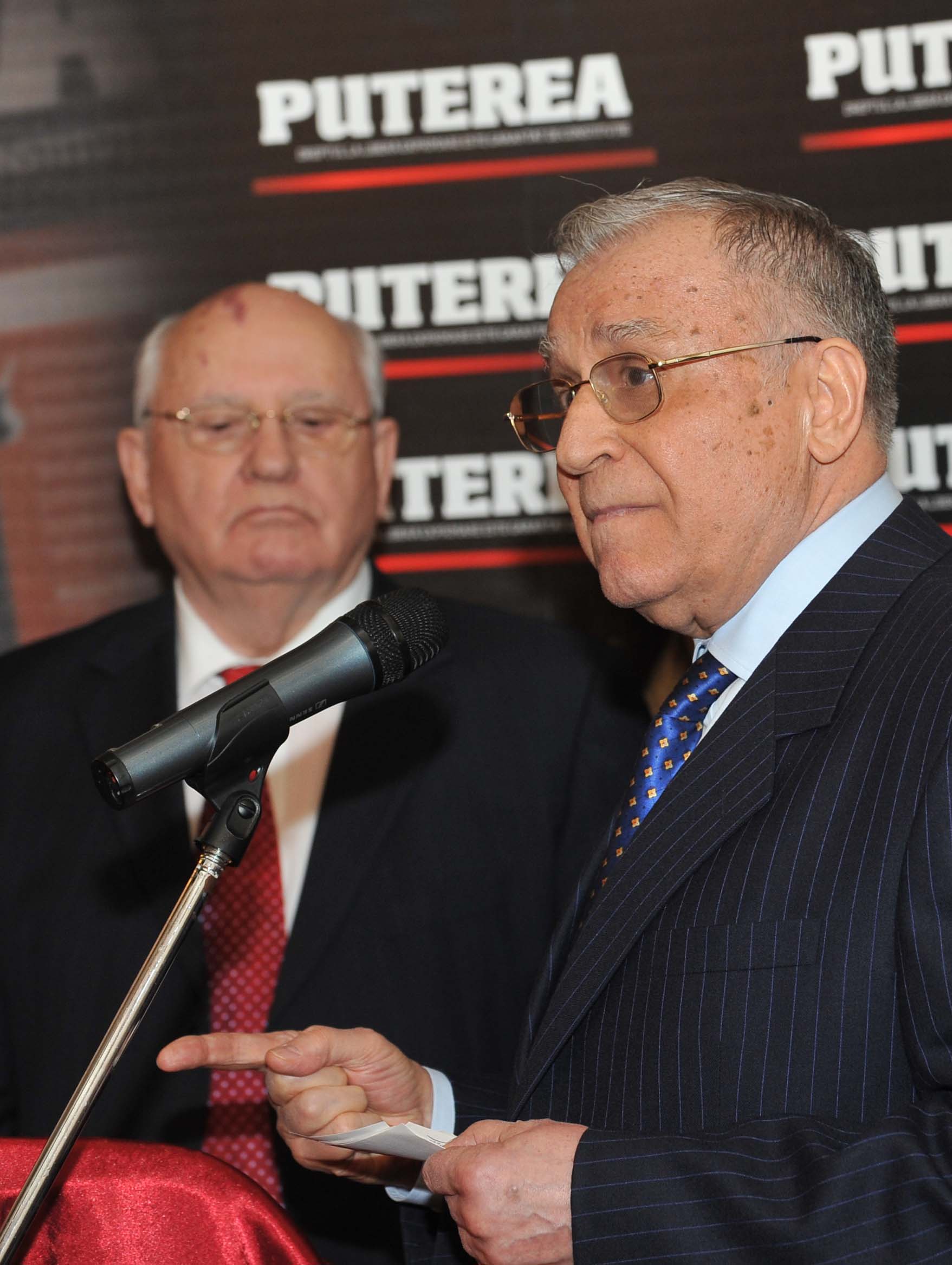 Misterul telefonului dat de Ion Iliescu lui Mihail Gorbaciov in zilele Revolutiei